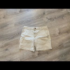 GAP Khaki Shorts 7” inseam